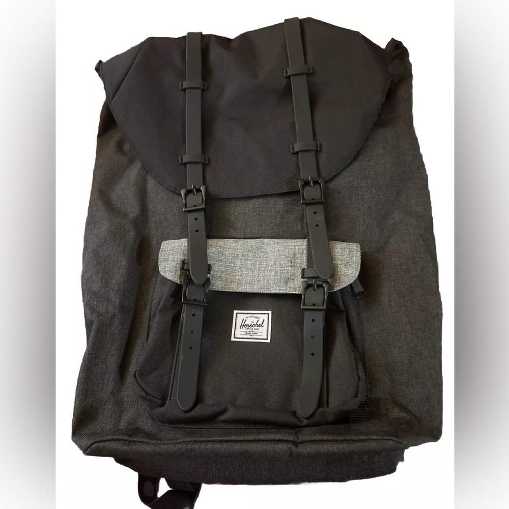 * Brand New* Herschel Supply Co Backpack ! Fits 15 in laptops
